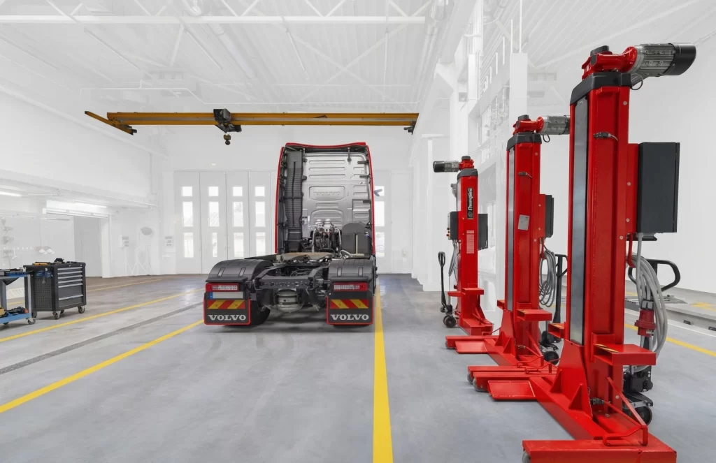 Profesionali vilkikų ir autovežių techninė priežiūra servisuose Lietuvoje bei Vokietijoje (Augsburge)