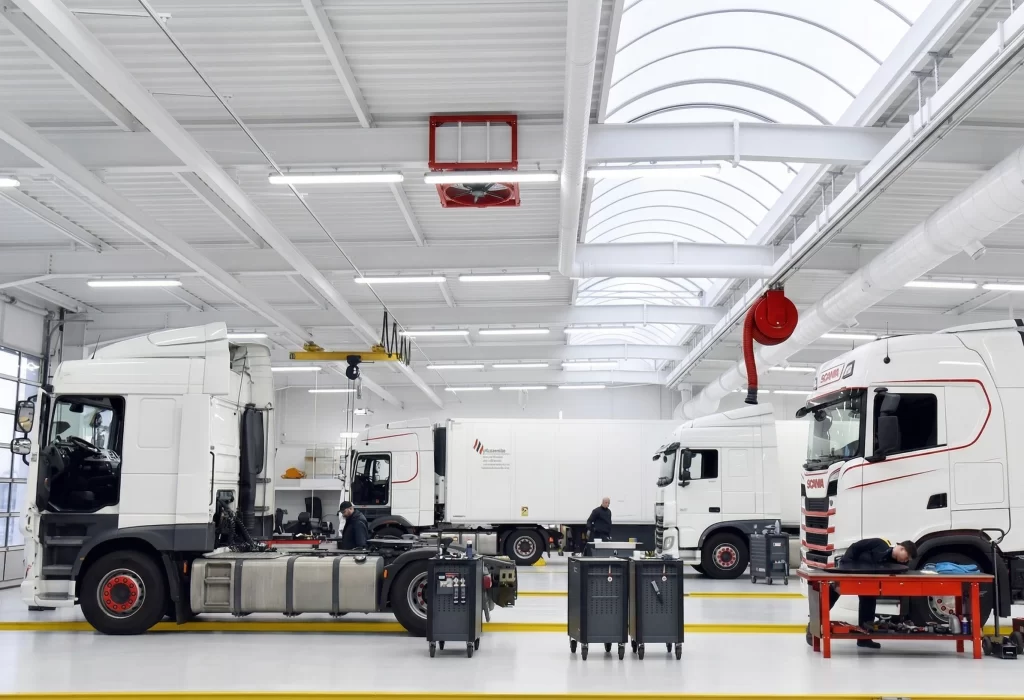 Profesionali vilkikų ir autovežių techninė priežiūra servisuose Lietuvoje bei Vokietijoje (Augsburge)